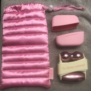 The skinny confidential mint facial roller